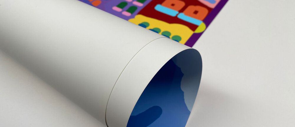 fabrizio-scala_artista_fabrizio-scala-Maradona-citta-spalle-materiale-blu-pvc_2